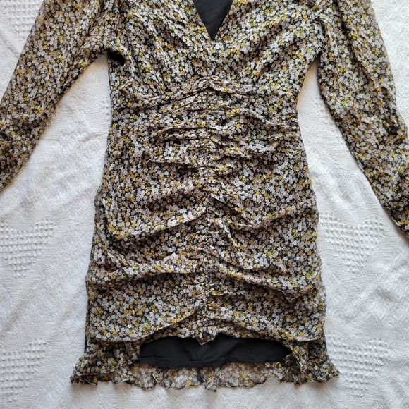 ASTR Kimbra Floral  V-Neck 3/4 Sleeve Mini Ruching Dress - Picture 6 of 13